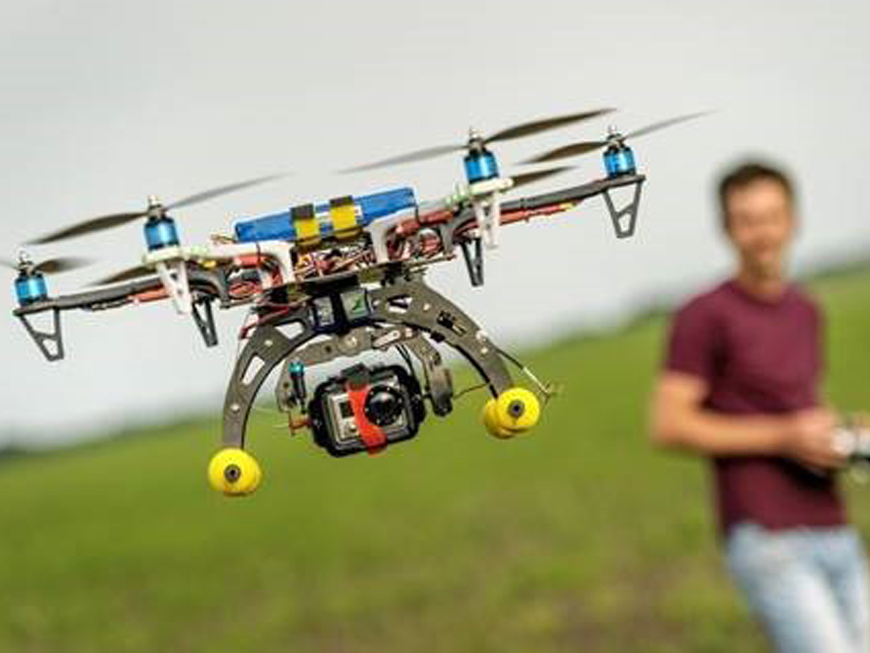 Rehkitz-Rettung Drohne mit Flieger